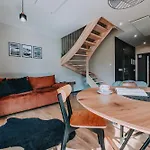 Siodemka Kazdy Z Prywatnym Jacuzzi Villa *
