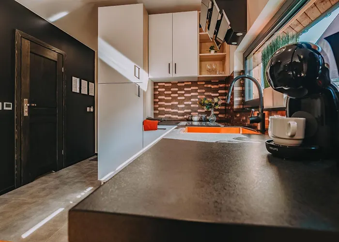 Siodemka Kazdy Z Prywatnym Jacuzzi זקופאנה