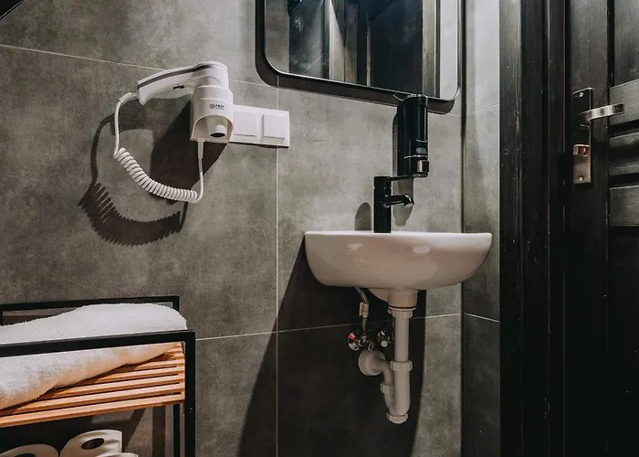 Siodemka Kazdy Z Prywatnym Jacuzzi וילה