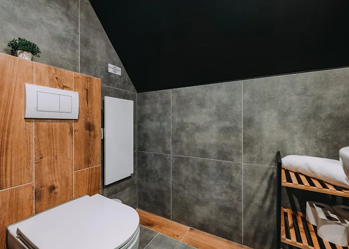 Siodemka Kazdy Z Prywatnym Jacuzzi וילה