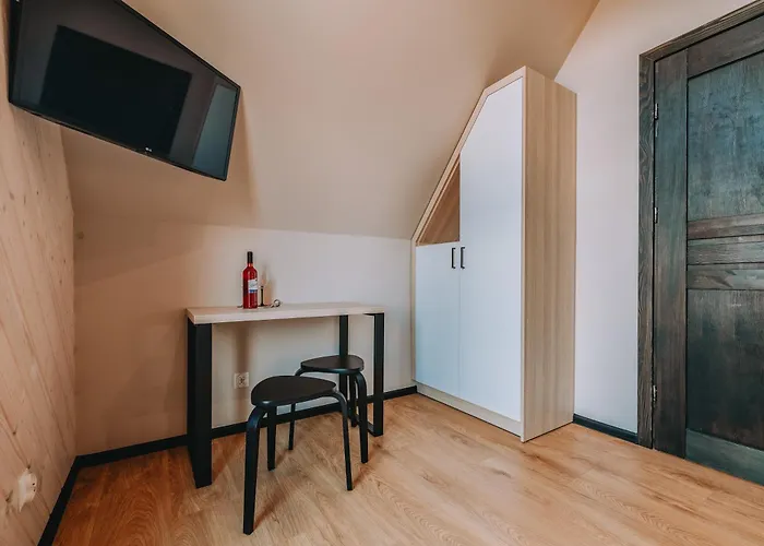 Siodemka Kazdy Z Prywatnym Jacuzzi וילה *